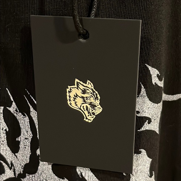 Darc Sport Core Black Grunge Cutoff Sleeve Wolves Forever Graphic Tee - Picture 6 of 12